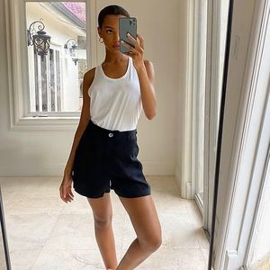 Aritzia The Group Babaton Calipso Shorts (NWT)